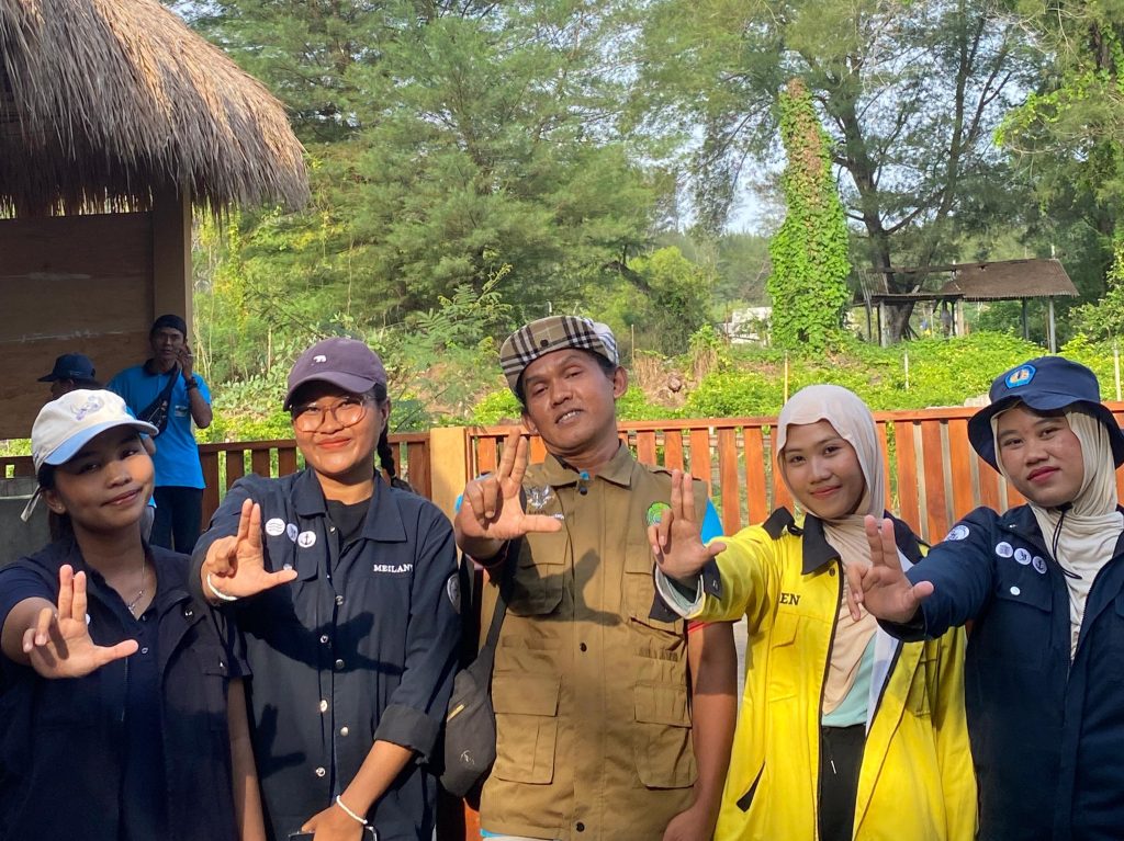 Kegiatan edukasi dan konservasi penyu di Pantai Goa Cemara